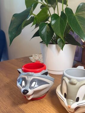 Vintage 90s Mugs, Meeko Raccoon & Bugs Bunny Plastic